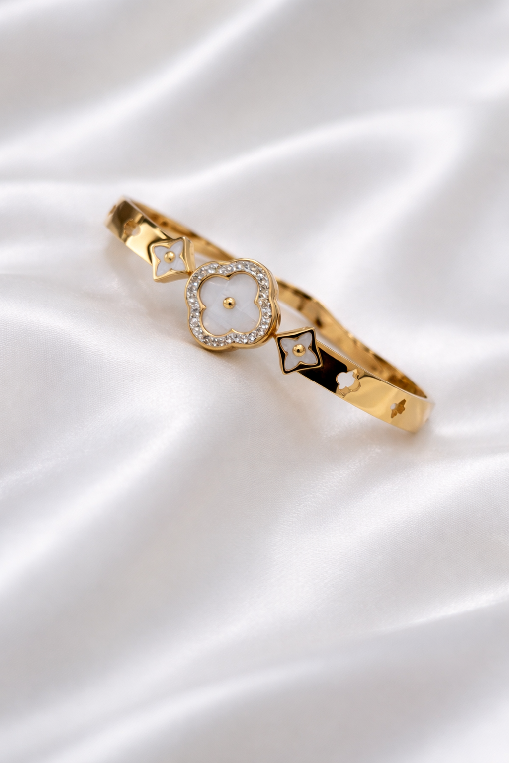 Clover Crystal Bangle