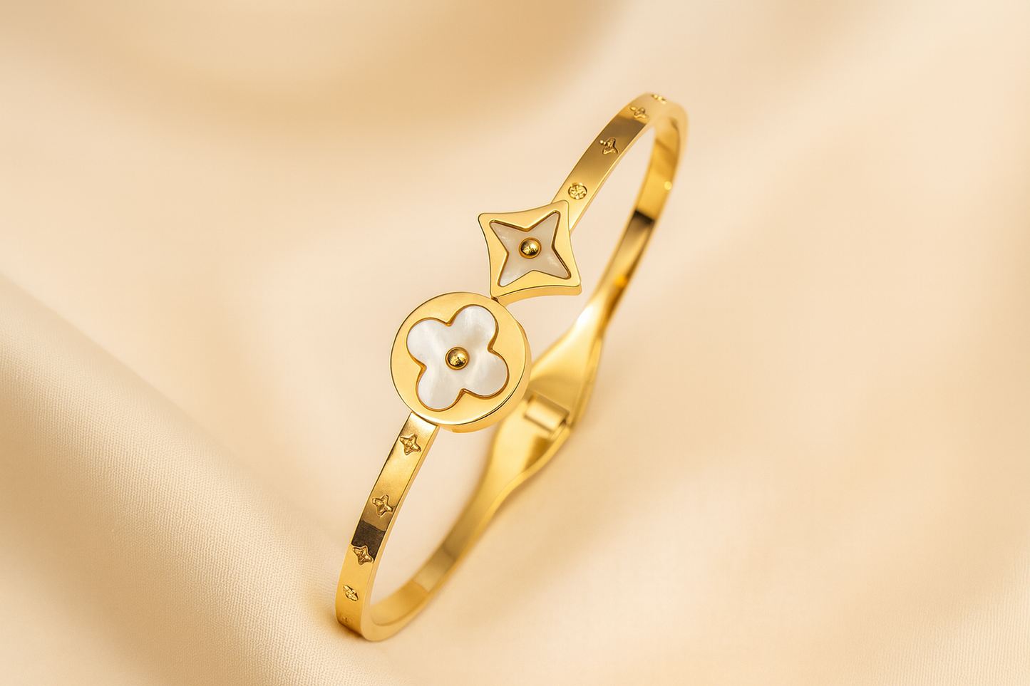 Clover And Star Bangle