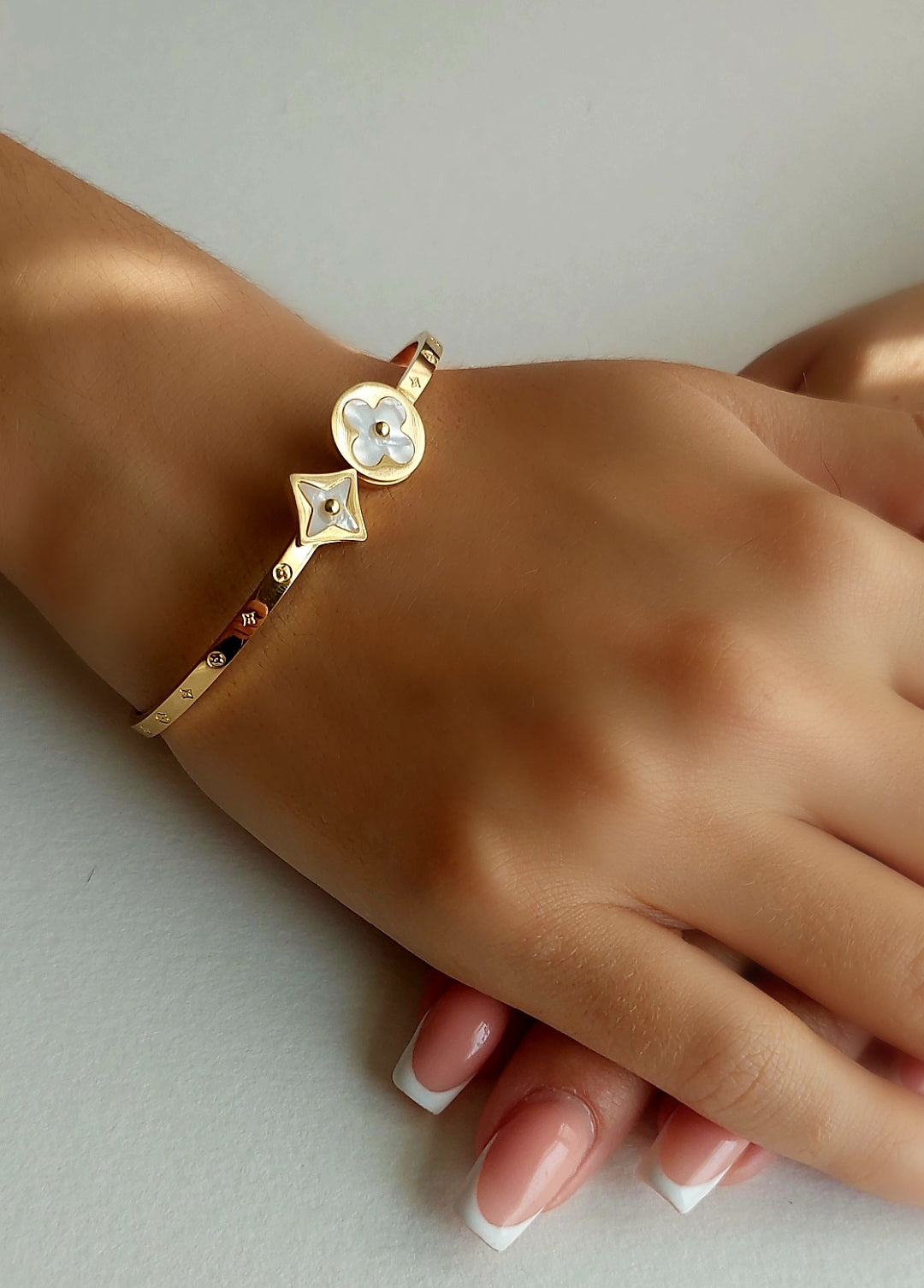 Clover And Star Bangle