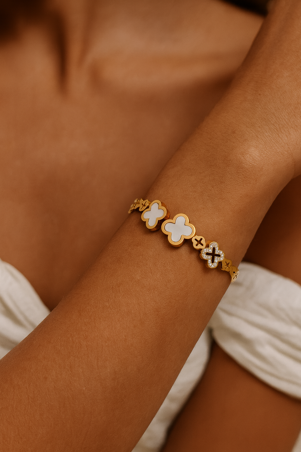 Fancy Clover Bangle