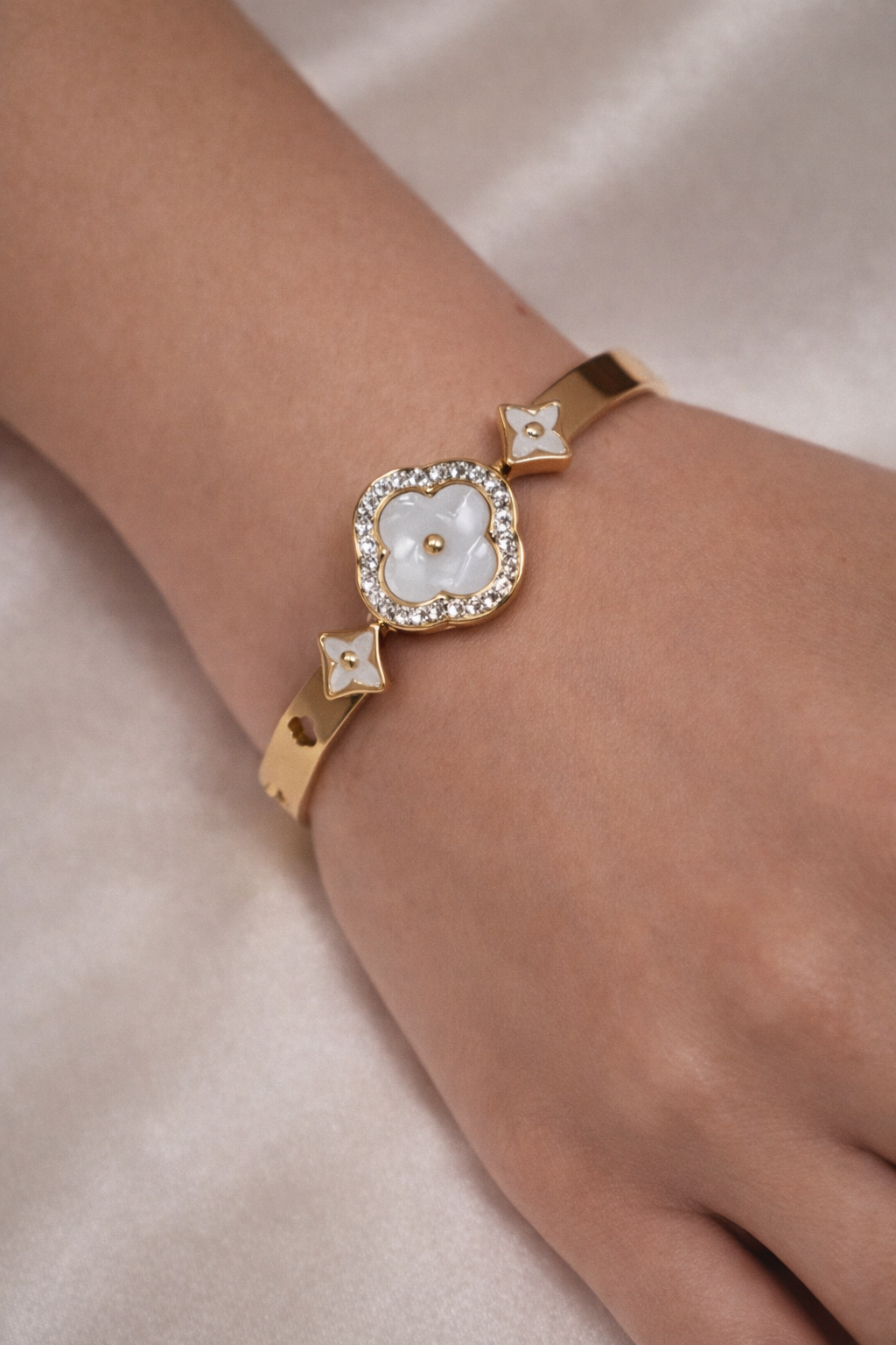 Clover Crystal Bangle