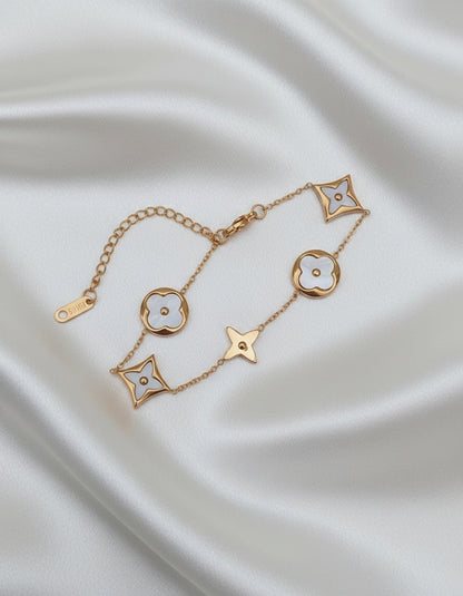 Clover Shell Bracelet