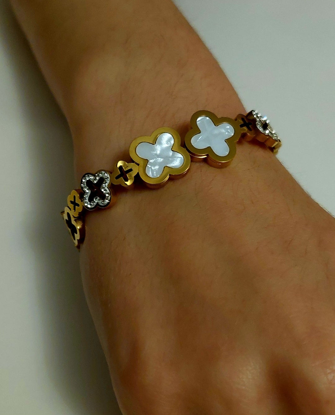 Fancy Clover Bangle